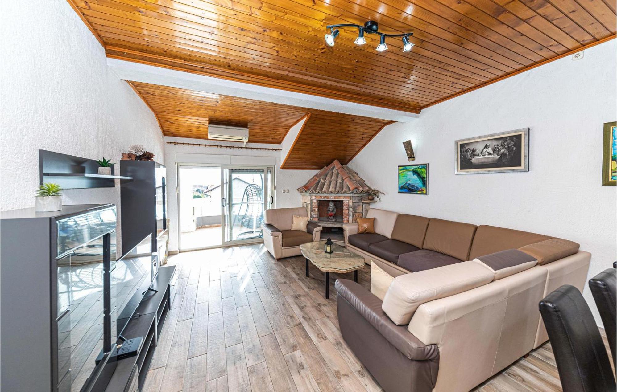 Nice Apartment In Kastel Stafilic With Sauna Kaštela Buitenkant foto
